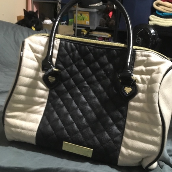 Purse - Picture 1 of 3